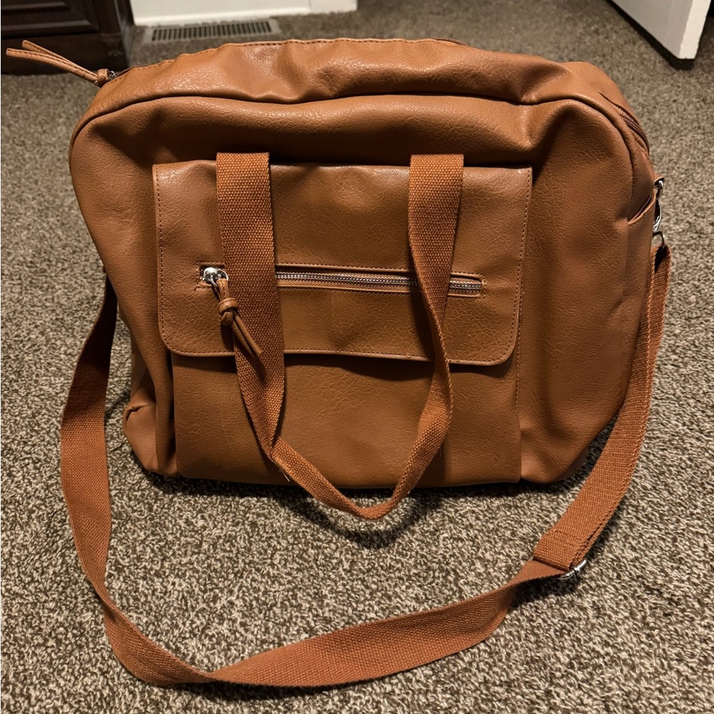 Unbranded weekend bag